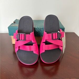 NWT Chaco Chillos Kids Slides in Magenta Size 2M